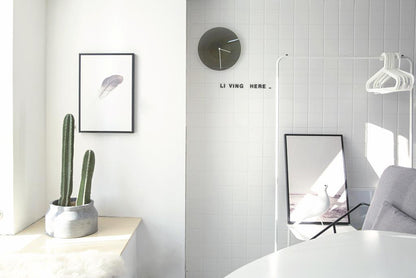 ساعة منزلية ملونة