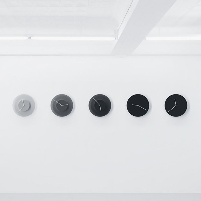 ساعة منزلية ملونة