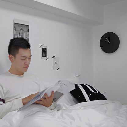 ساعة منزلية ملونة